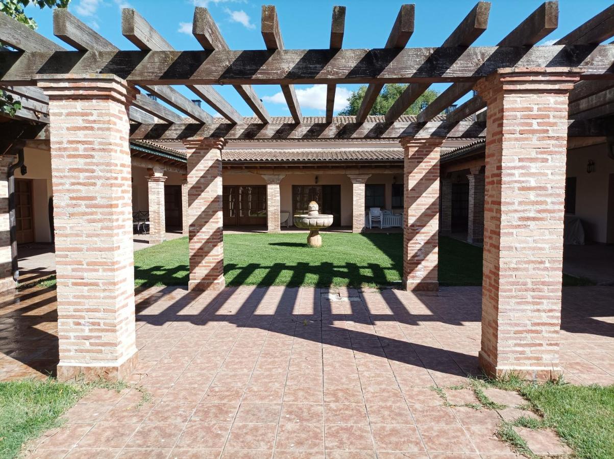Casas Olmo Y Fresno Jardin Y Piscina A 17 Kilometros De Salamanca Exterior foto