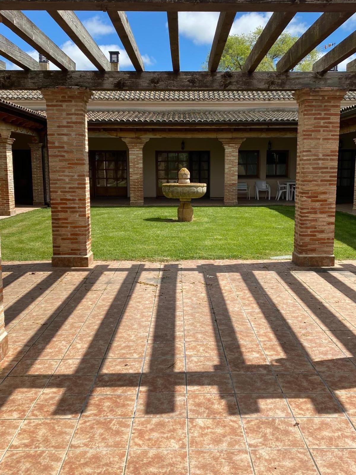 Casas Olmo Y Fresno Jardin Y Piscina A 17 Kilometros De Salamanca Exterior foto