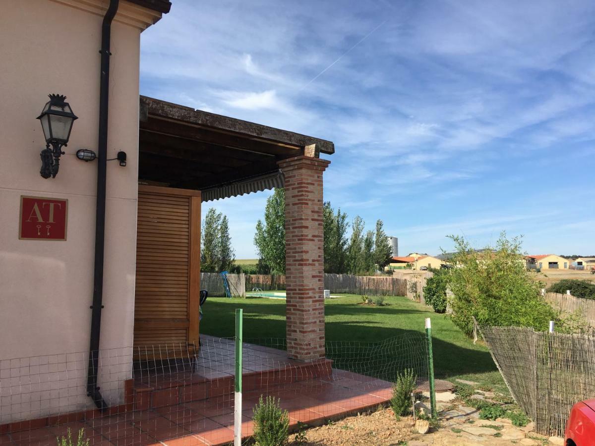 Casas Olmo Y Fresno Jardin Y Piscina A 17 Kilometros De Salamanca Exterior foto